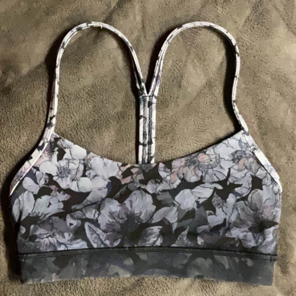 Lululemon sports Bra Size 2